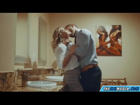 ❤️ Wann eng Busty Blond Iech an engem ëffentlechen Toilette verféiert Super Porn op lb.courseclass.ru ❌